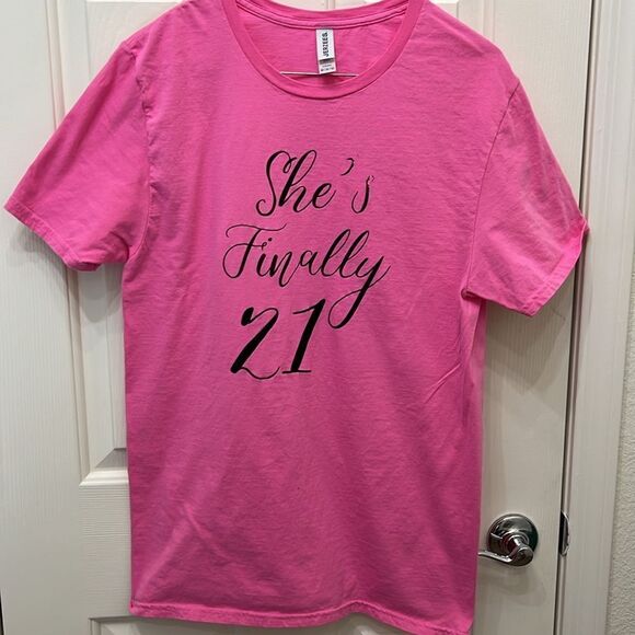 She’s Finally 21 Jerzees Pink Crew Neck Tees Set Of 3 Medium Large XLarge 1 Each - Picture 5 of 14